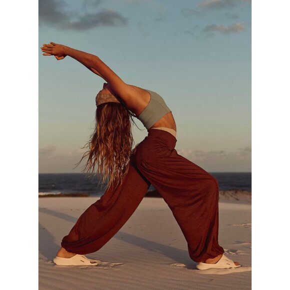 NEW! Free People Movement Four-Way Stretch Pants - Size XS - Picture 3 of 6